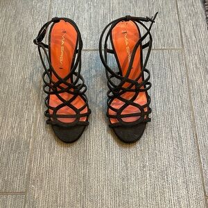Brand new never worn size 6 Via Spiga dressy high heels